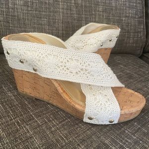 White Wedges